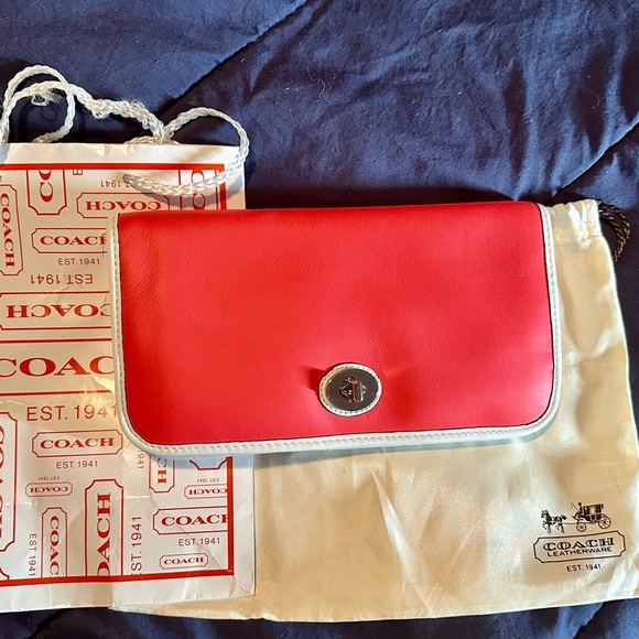 Bright pink Coach clutch NWT great for summer!!! - Picture 9 of 9